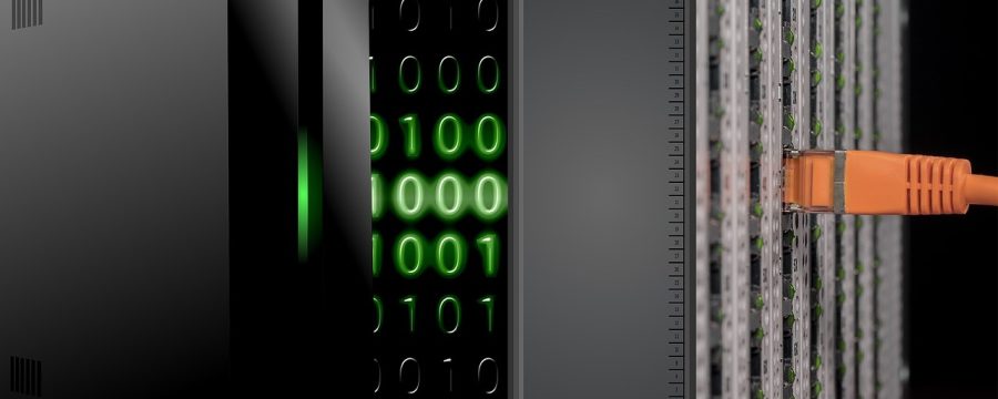 磁力多多平台架构示意图，展示DHT网络爬虫、资源索引数据库、用户搜索界面三层结构，绿色箭头连接各环节，背景为现代化数据中心风格